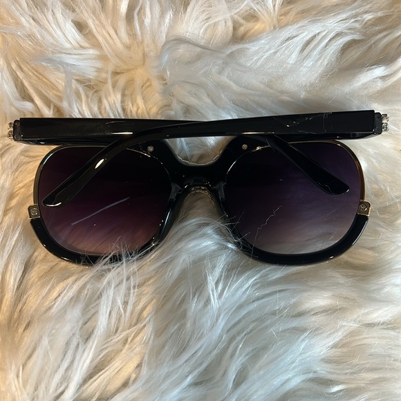 Sunglasses new without tags - Picture 2 of 4